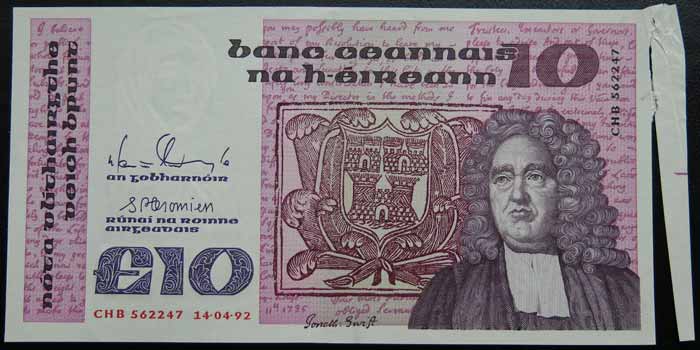 ireland-10-pounds-cutting-error.jpg